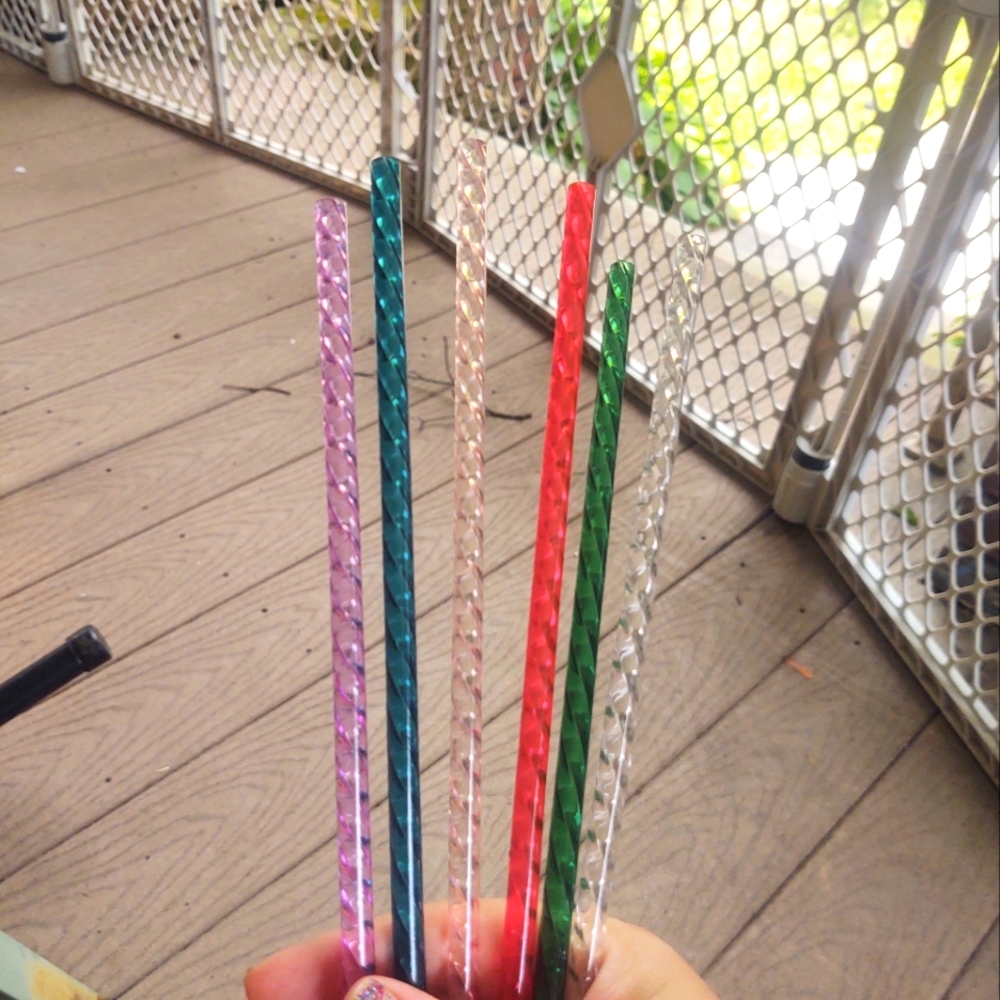 Set of 6 ❤️ twist design straws